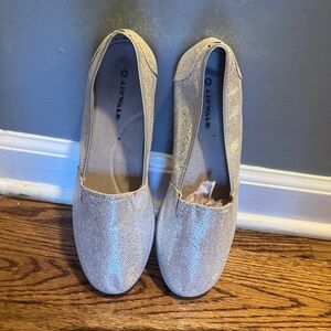 Airwalk Women's Shimmering Silver Flats